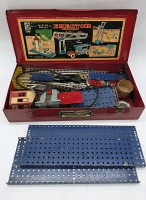 VINTAGE 1935 ERECTOR SET MODEL 6 1/2 WITH ORIGINAL ELECTRIC ENGINE Delivery Truc - Image 1 of 4