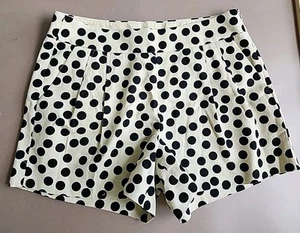 J. Crew Women's Pleated Shorts Size 6 Beige Black Polka Dots Front Slash Pockets - Picture 1 of 10