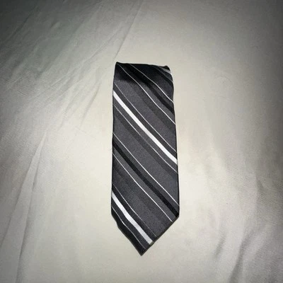 Apt 9 Men’s Black Striped Design 100% Silk Tie - Image 1 of 4