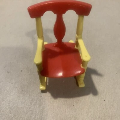 Mueble mecedora vintage para casa de muñecas Renwal nº 65 roja y amarilla Foto 1 de 4