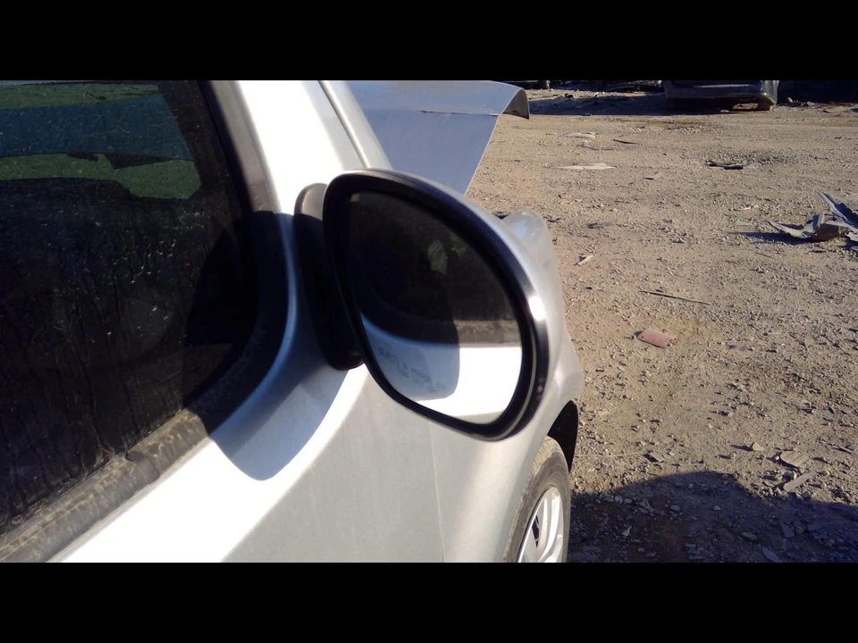 Espejo de Puerta Derecho Usado se ajusta a: 2012 Nissan Cube Power pintado color de carrocería Derecho Gra Foto 1 de 4