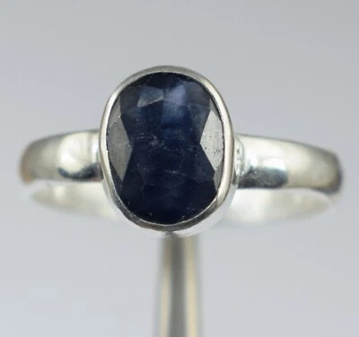 Natural 4.15 Carat Oval Blue Sapphire Gemstone Certified Men's Anniversary Ring - Image 1 of 4