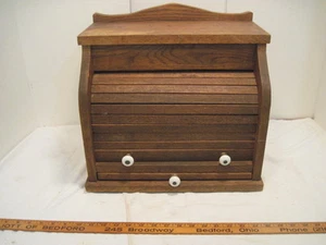 B OLD WOOD ROLLTOP BREADBOX BREAD BOX  CUTTING BOARD COUNTRY KITCHEN PORCALIN - Picture 1 of 7