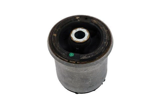 Genuine GM 2011-2017 Buick Chevrolet Verano Cruze LT Axle Pivot Bushing 13311920 - Image 1 of 3