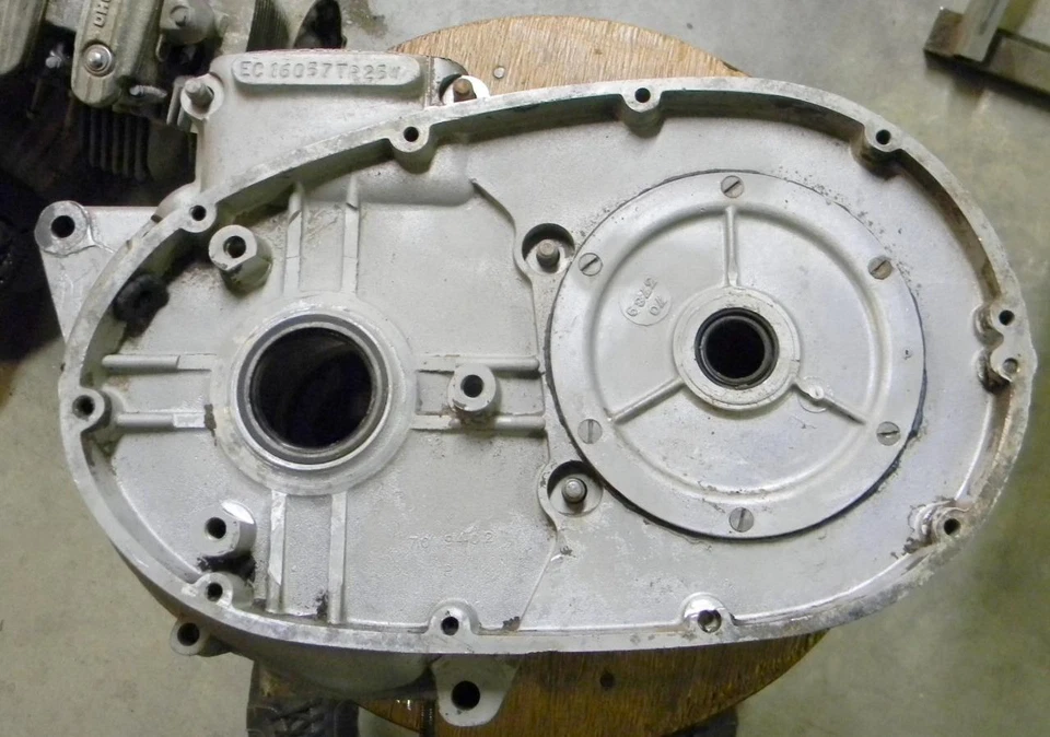 1969 TRIUMPH TR25W ТРОФЕЙ ПОДОБРАННЫЙ НАБОР КОРПУСОВ ДВИГАТЕЛЯ ПОДХОДИТ BSA 250 ТАКЖЕ - Изображение 1 из 1