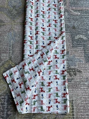 Juego de funda de almohada de franela con diseño de ciervo de Navidad Wondershop Foto 1 de 4