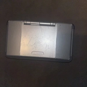 Nintendo DS Silber - NTR-001 Top Screen Issue For Parts/Repair Powers On - Bild 1 von 10
