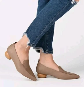 Journee Collection Maggs Loafer Pointed Toe SlipOn Beige 1 1/4in. Heel Sz.WD 5.5 - Picture 1 of 10