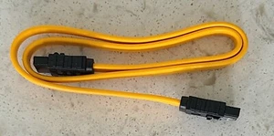 Cables SATA internos de 1,5' con pestillos - amarillo - Imagen 1 de 3