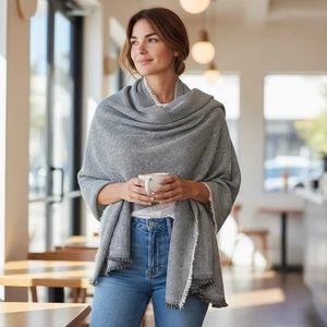 Mantón bufanda envolvente con flecos espiga negro/plateado INC International Concepts - Imagen 1 de 8