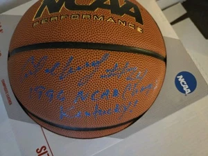 Antoine Walker Autographed Basketball W/ 1996 Wildcats Ncaa Champs Jsa - Picture 1 of 4