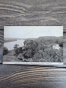 Vintage Souvenir Postkarte Castle Rock & Rock River Black Hawk Trail Oregon IL 4x - Bild 1 von 3