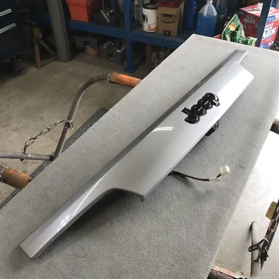 Jeep Grand Cherokee 2014 2015 2016 fabricante de equipos originales puerta levadiza trasera moldura con cámara 1x255TRMAD Foto 1 de 4