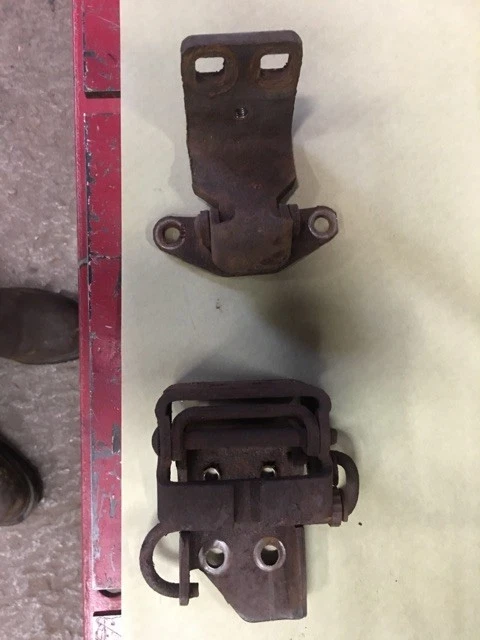 1970-74 dodge challenger cuda  /right door hinge lower/ upper pair - Image 1 of 1