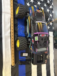 Duratrax Maximum Nitro RC Stadium Truck PreOwned / In Great Shape - Picture 1 of 14