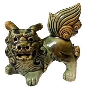 Figura Foo Dog Vintage Cerámica Tono Verde 5 pulgadas Suerte Mediados de Siglo Decoración Asiática - Imagen 1 de 5