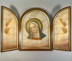 Antico Trittico Firmato Artista Olio su Tavola Dipinto Maria e Angeli Cherubini - Foto 1 di 12