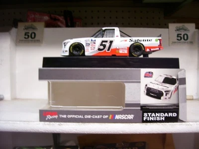 2022 1/24 #51 KYLE BUSCH SAFELITE GANDER CAMPING WORLD TUNDRA - Image 1 of 4