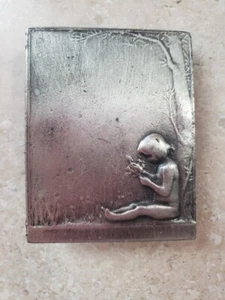 Vintage Gürtelschnalle aus Metall (für Damen oder Mädchen?) Kind unter Baum Rechteck - Bild 1 von 2