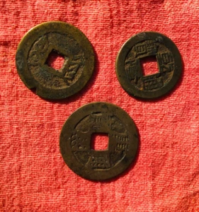 Lot of 3 Antique Old CHINESE EMPIRE Bronze COINS Not Researched - Imagen 1 de 2