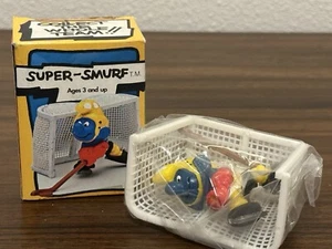 Vintage Schleich Peyo Super Schlumpf Eishockey 6705. Nagelneu, offener Karton. - Bild 1 von 9
