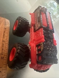 Hot Wheels Monster Jam MBX Fire Truck 1/64 - Picture 1 of 4