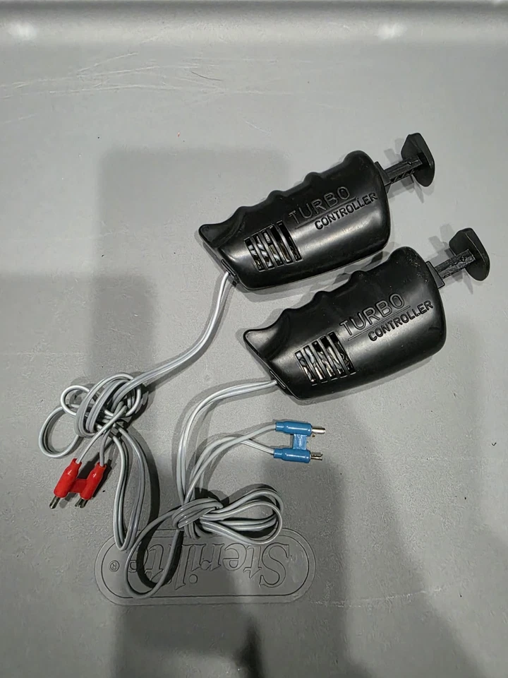 CONTROLADOR COCHE RANURA VINTAGE ESTILO ÉMBOLO NEGRO CON ENCHUFE DE 2 CLAVIJAS TURBO CONTROLADOR Foto 1 de 1