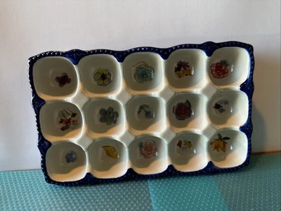 Mujer Pionera* Celia*Piedra*Soporte para 15 Huevos* Floral/Azul Cobalto *Bandeja Foto 1 de 4