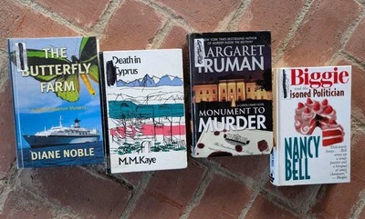 Lot of 4 LARGE PRINT Mystery Hardcover Books Female Authors Margaret Truman etc - Image 1 of 4
