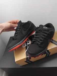 Size UK 7 (US 8) Nike Dunk Premium SB Levi's Black Red Levi Strauss × Nike SB - Picture 1 of 14
