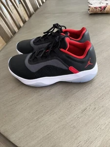 Nike Air Jordan Cmft Low Bred (Gs) CZ0907 006 schwarz/rot Größe 7 Y = 8,5 Junge/Damen - Bild 1 von 5