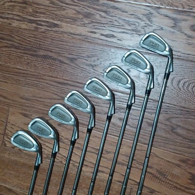 Juego de hierro Arnold Palmer PHD de gran tamaño 3-PW acero rígido para diestros. Usado  Foto 1 de 4