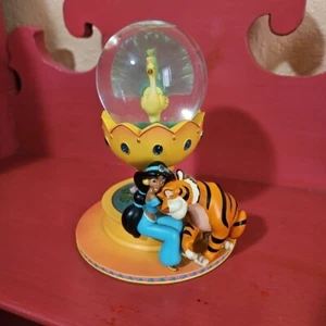 Disney Store Aladdin Princess Jasmine Rajah Peacock Fountain Snow Globe 7.5” - Picture 1 of 7