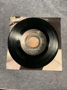 Three Dog Night: The Show Must Go On / On The Way Back Home / 45 Rpm / 1974 VG+ - Picture 1 of 2
