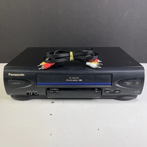 Panasonic PV-V4022 Registratore Videoregistratore/VHS Omnivision 4 Testine con Cavi AV - FUNZIONA! - Foto 1 di 9