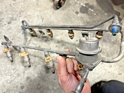 1987-1994 FORD F-SERIES TRUCK BRONCO 302 5.0L V8 FUEL INJECTOR RAIL + INJECTORS - Image 1 of 4