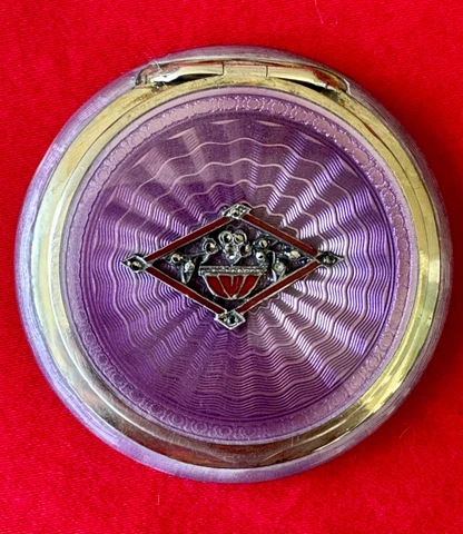 STERLING SILVER GUILLOCHE ENAMEL COMPACT, c. 1915 Cover