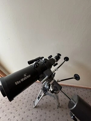 Skywatcher 10724 Evostar-90 EQ-2 Refractor Telescope - Black - Image 1 of 2
