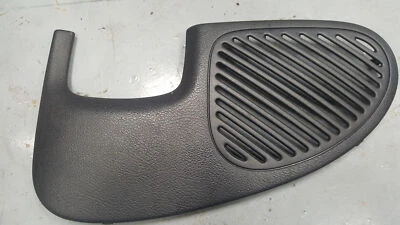 RENAULT CLIO MK2 98-06 3DR DRIVER O/S REAR SPEAKER COVER SURROUND - Image 1 of 3
