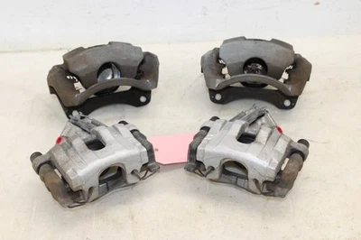 Juego de pinzas de freno Pontiac Solstice 2006-2009 OEM ME62 Foto 1 de 4