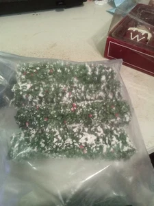 4 Snow Covered Sisal Hedges - 4 1/2" - Picture 1 of 3