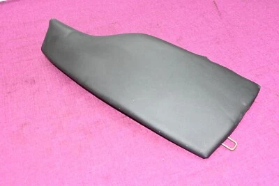 Черный оригинальный валик для заднего правостороннего пассажирского сиденья BMW 2 серии M235i F22 70k - Изображение 1 из 4