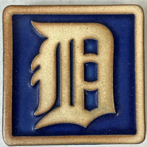2014 Pewabic Blue Detroit "D" Decorative Tile - Picture 1 of 3