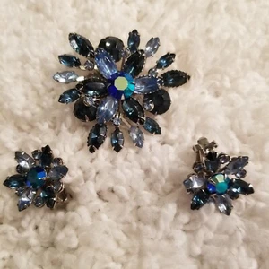 Beru Jewels Blue Rhinestone Brooch Pin + clip Earrings Set - Picture 1 of 8