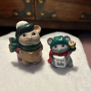 Vintage Hallmark Merry Miniatures Christmas Carolers - Picture 1 of 3