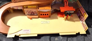 Vintage Hot Wheels Service Center Sto-N-Go Car Wash Garage Gas Playset - no legs - Picture 1 of 5