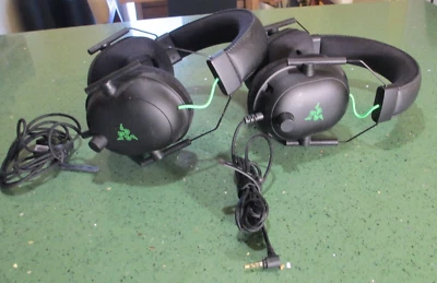 Razer BlackShark V2 Wired Gaming Headset LOT For Parts - Image 1 of 4