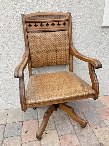 VINTAGE ANTIQUE MILWAUKEE CHAIR CO. ARTS & CRAFTS MISSION OAK SWIVEL DESK CHAIR Cover