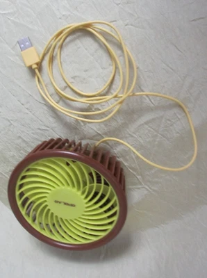 Ventilador USB de 5" de Opolar perfecto para enchufar a equipo de cinta de correr de ejercicio portátil Foto 1 de 4