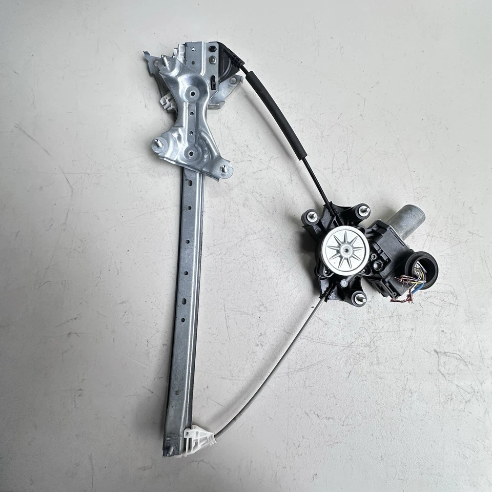 2020-22 TOYOTA COROLLA FRONT LEFT DRIVER SIDE DOOR WINDOW REGULATOR & MOTOR OEM - Image 1 of 4